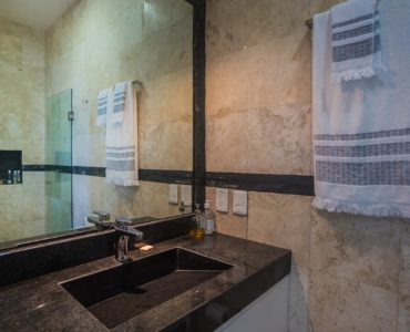 e condos in playa del carmen master bath