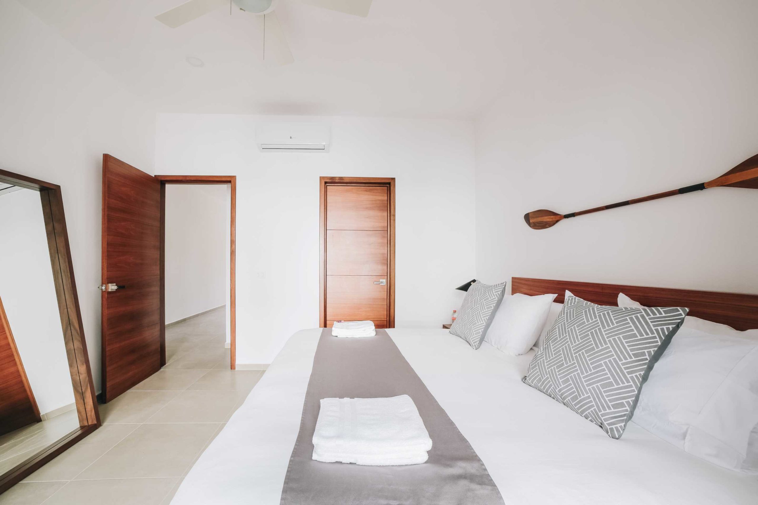 j lunata penthouse en venta en tulum recámara acabados madera