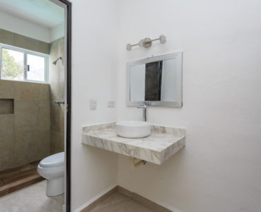 m condo for sale in playacar pakal guest bathroom