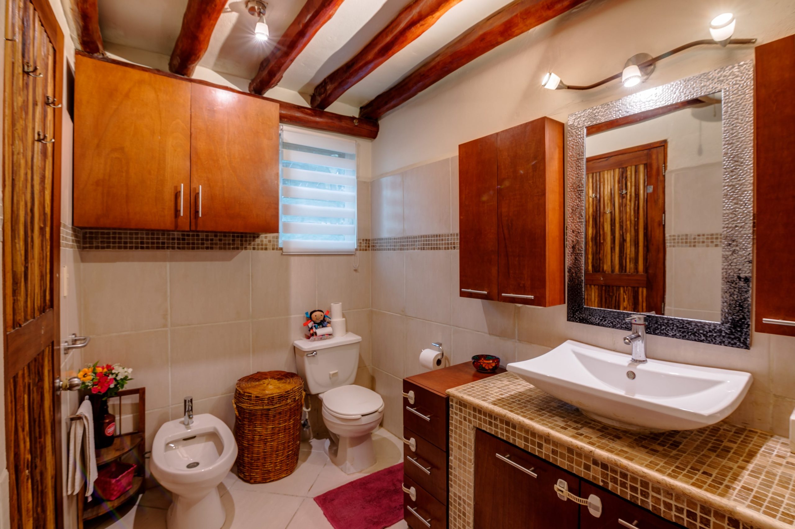 q playa del carmen condos las brujas baño
