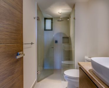 akumal condos zamira penthouse baño completo