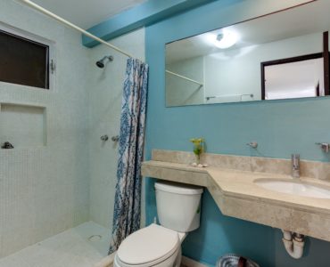 m playa del carmen condos aquaterra baño