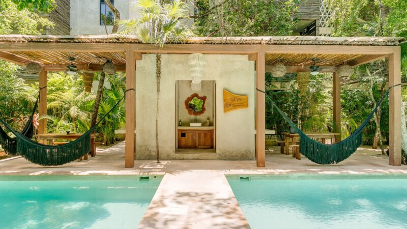a condos en venta en tulum sukha la veleta area comun alberca baño exterior