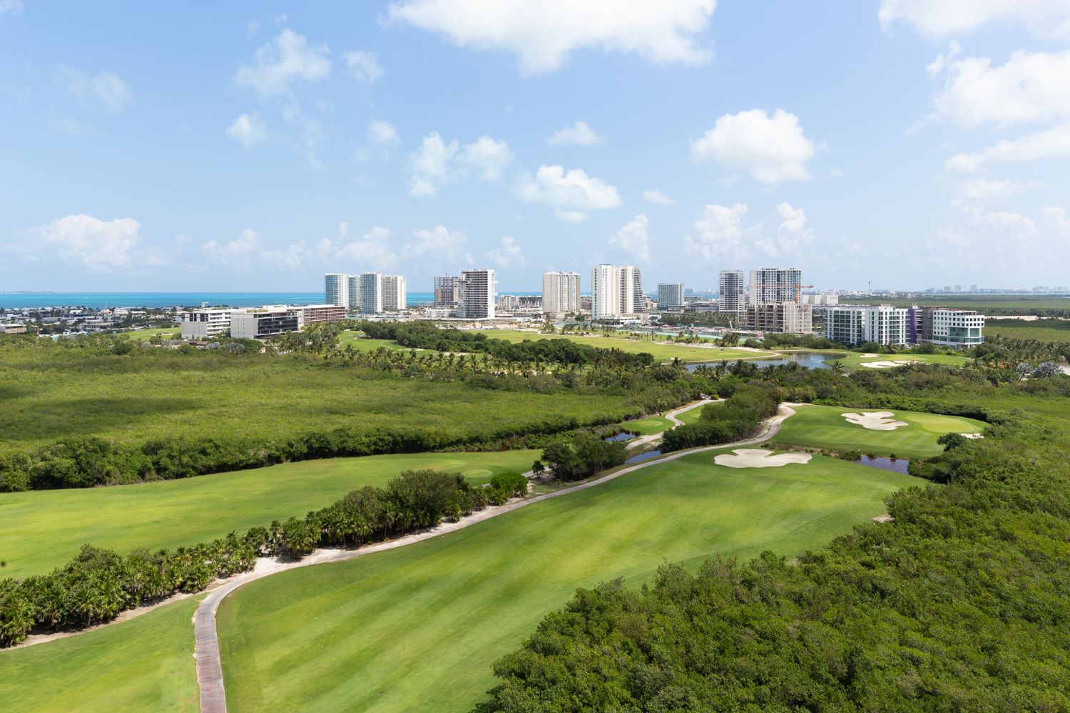 departamentos de lujo en puerto cancun woha vistas espectaculares al campo de golf