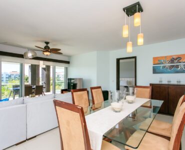 exclusivo departamento de 2 habitaciones en venta en mareazul playa del carmen comedor