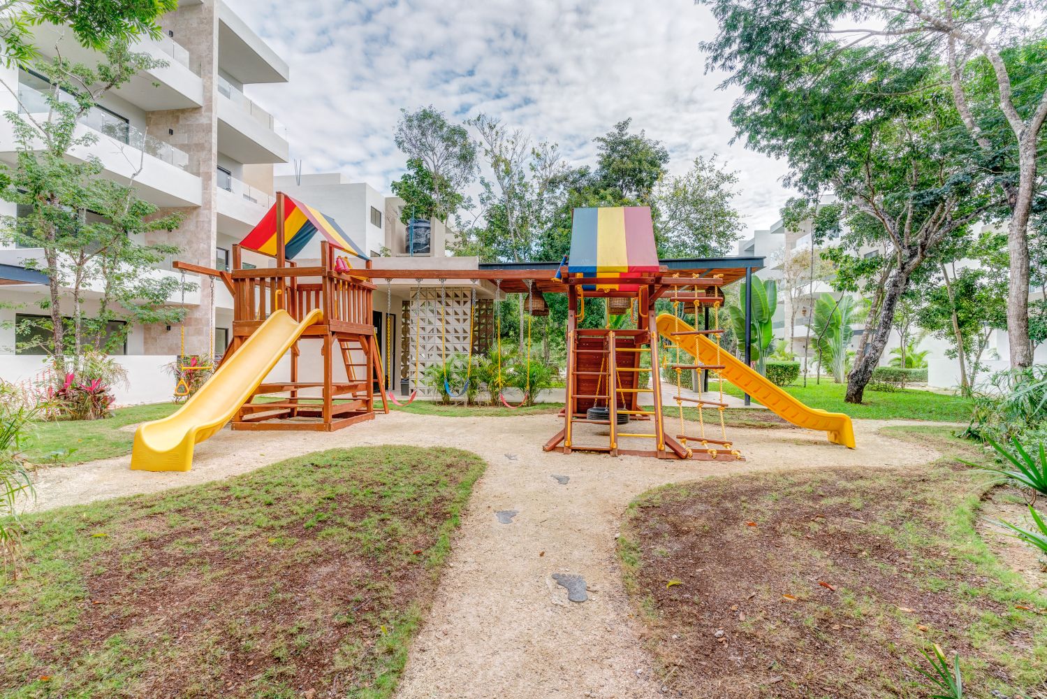 departamento 3 habitaciones amueblado en selvanova coto 11 juegos infantiles