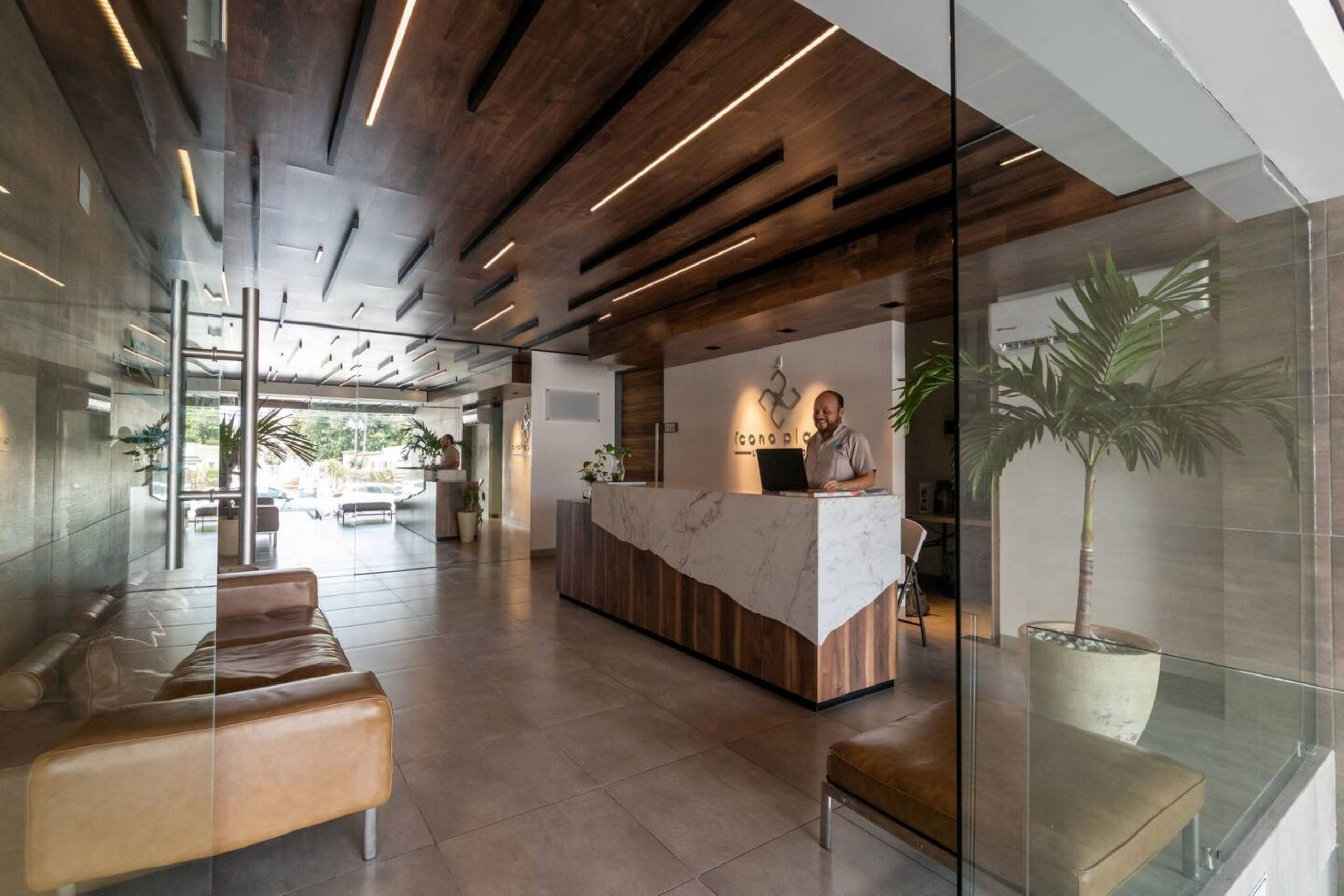 estudio en playa del carmen icono 303 lobby