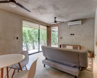 one bedroom condo at la veleta sukha112 table and living room