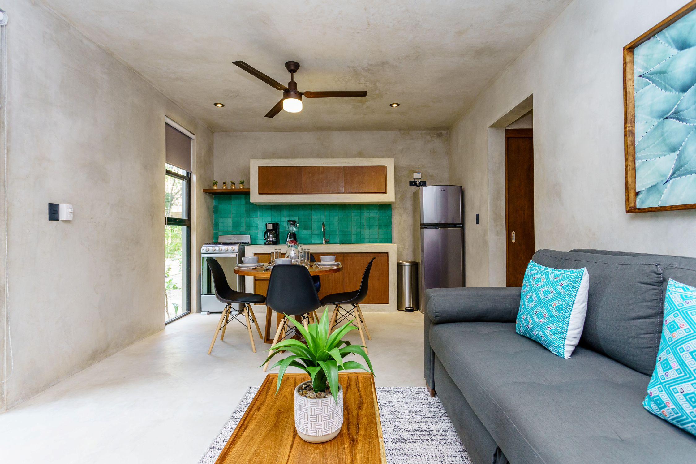 sukha 101 departamento 1 recamara en la veleta tulum moskito real estate sala comedor y cocina