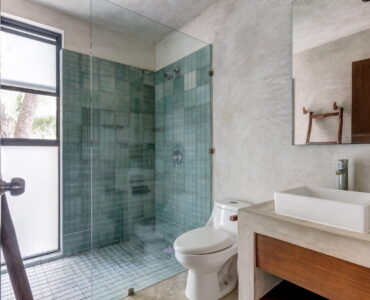 two bedroom condo at la veleta sukha 209 second bathroom