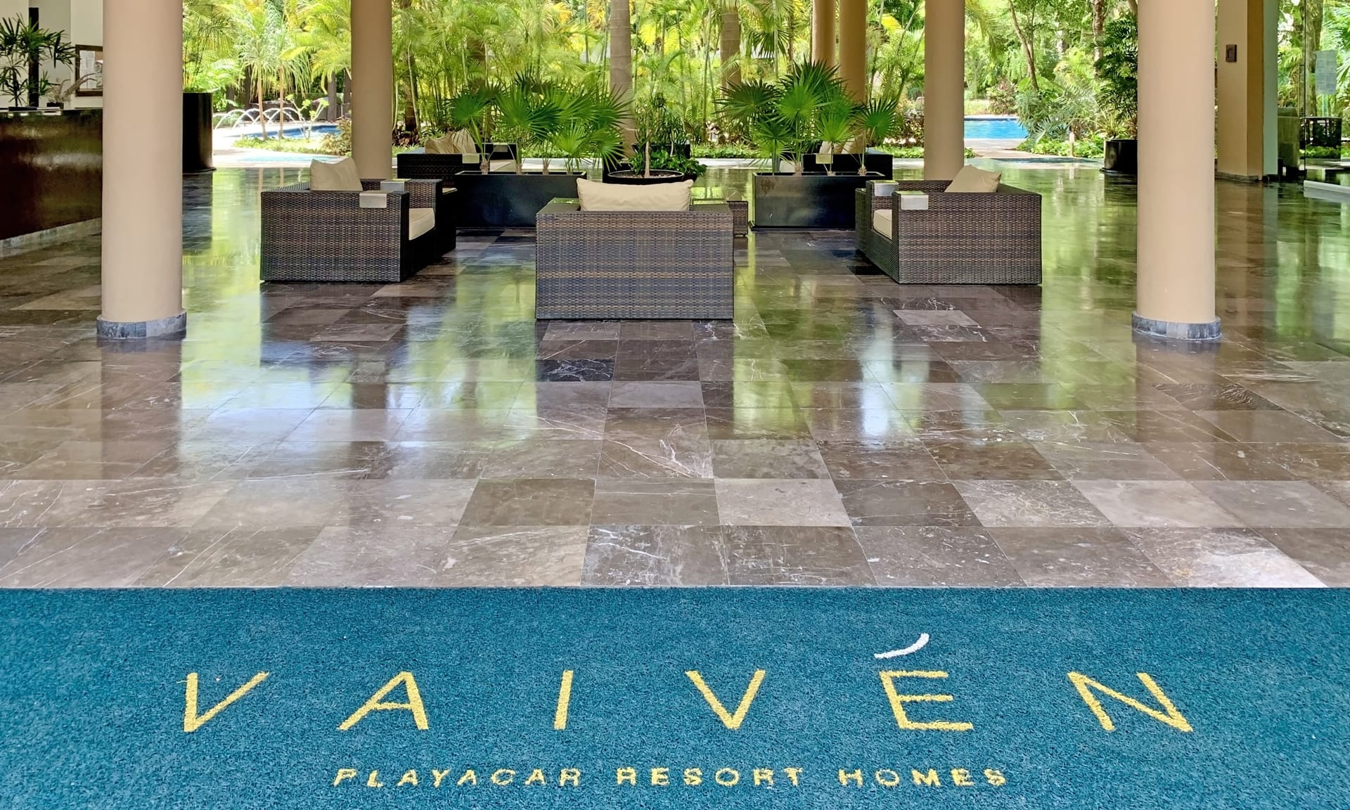 condo for sale in playacar vaiven del viento acceso principal por lobby