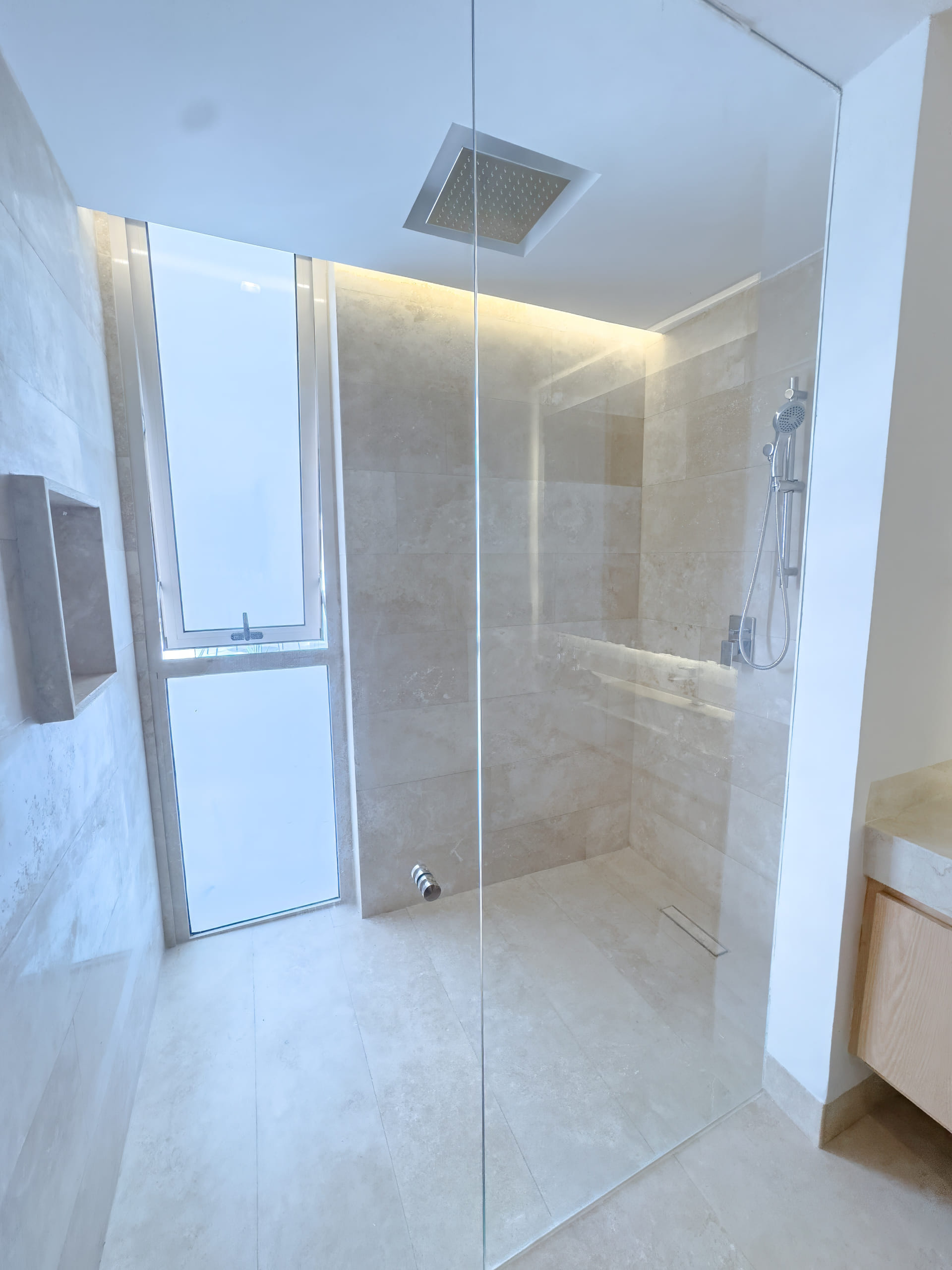 real estate puerto cantun alba master shower