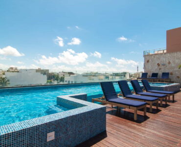 two bedroom ground floor condo in playa del carmen lunada sky pool