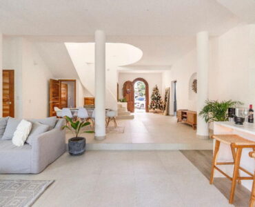 villa for sale in puerto aventuras villa miloba bar
