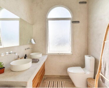 villa for sale in puerto aventuras villa miloba master bathroom with window