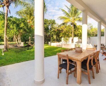 villa for sale in puerto aventuras villa miloba terrace table