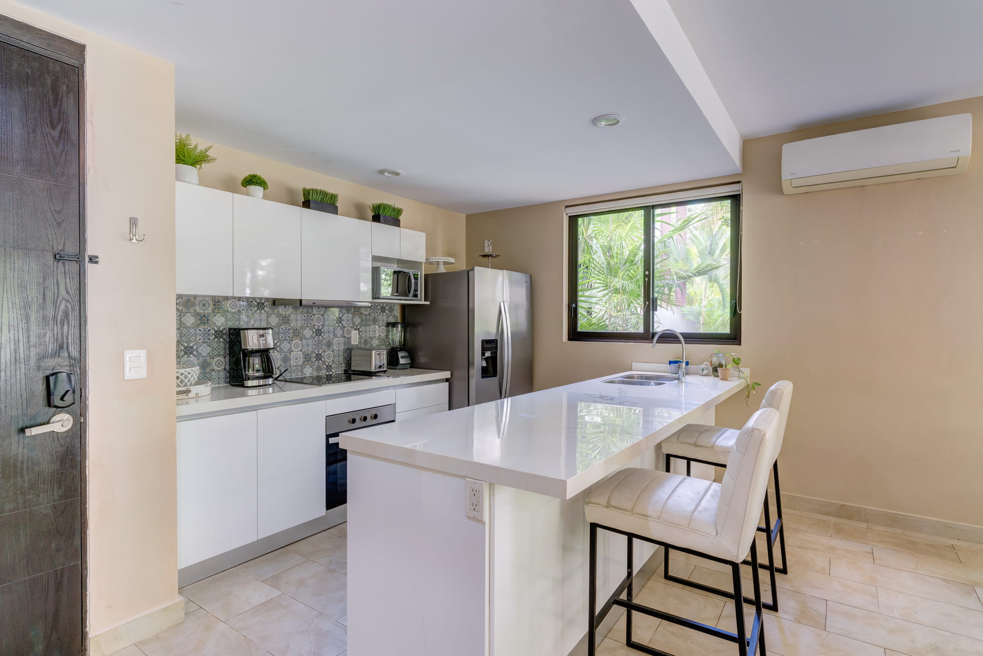 villa for sale in playa del carmen mayakoba kitchen bar