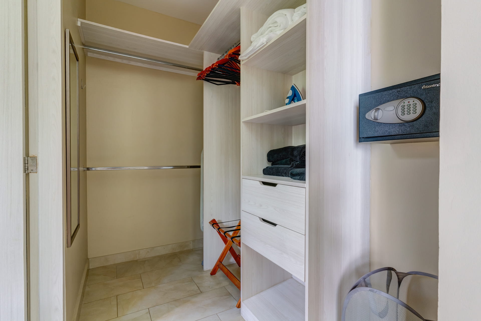 villa for sale in playa del carmen mayakoba walk in closet