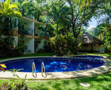 p condos for sale in playacar la concha pool