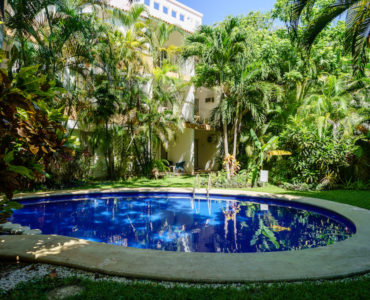 t condos for sale in playacar la concha pool and garden