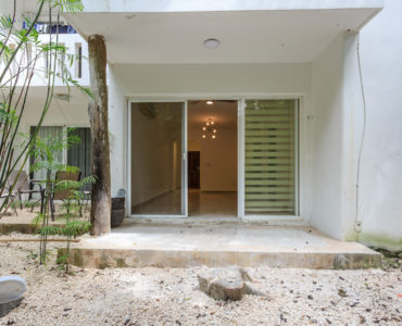 f condo for sale in playacar pakal patio