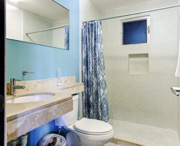 n condos en venta en playa del carmen aquaterra bathroom shower