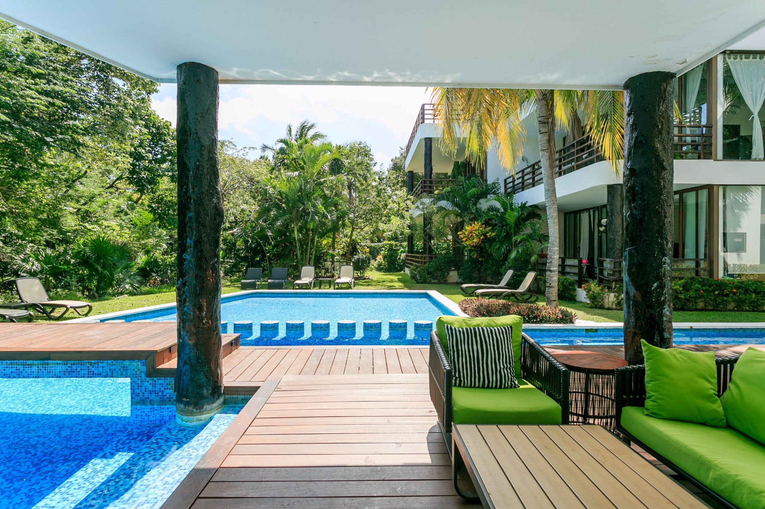s playacar real estate akoya condo common area with lounge zone