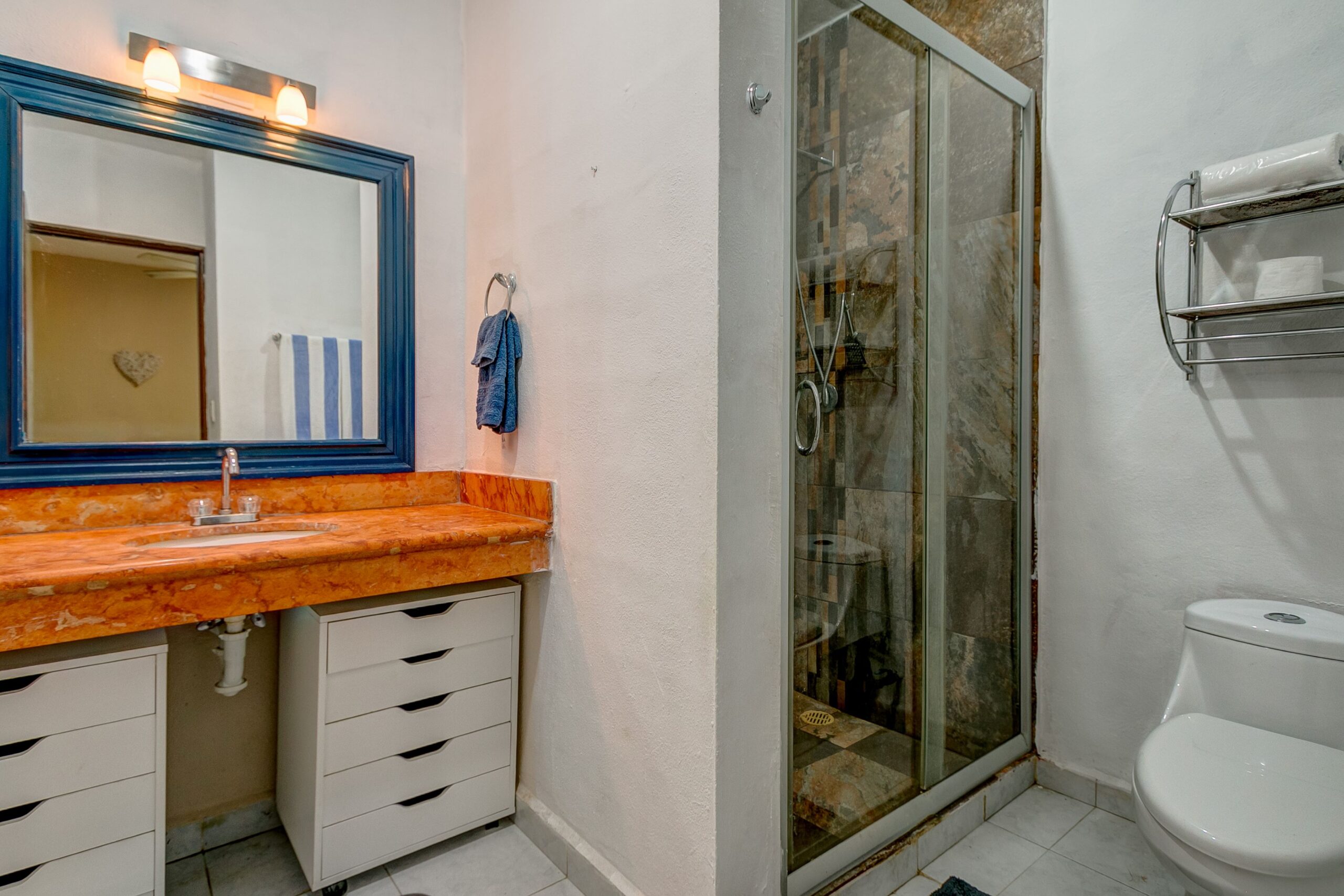 j apartment for sale in playacar gaviotas bathroom and shower