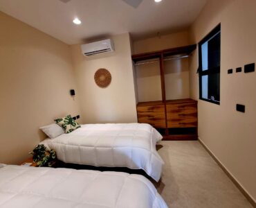 playa del carmen condos in downtown guest´s bedroom and closets
