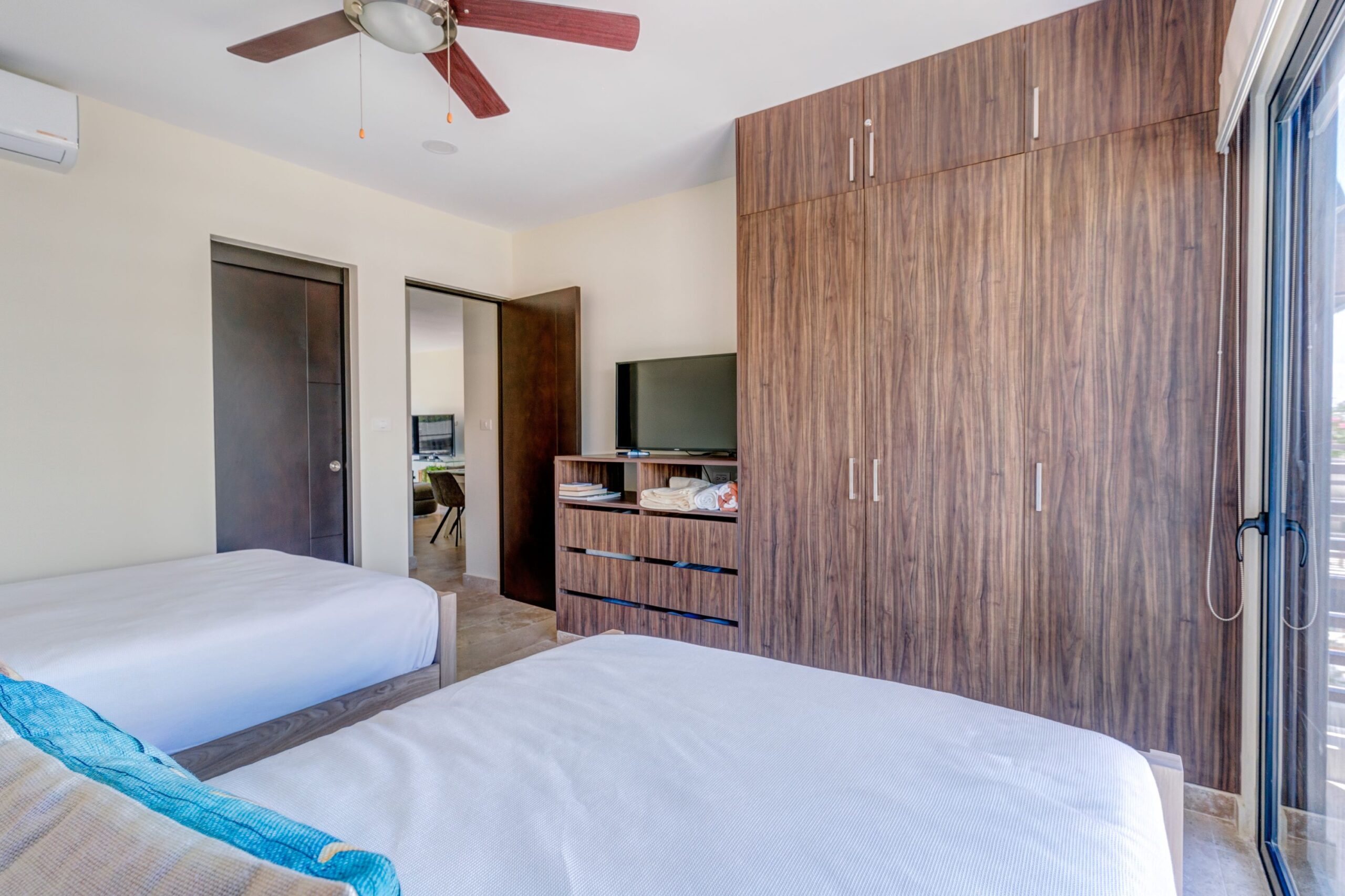 j1 playa del carmen mexico real estate penthouse arenis guests bedroom closet