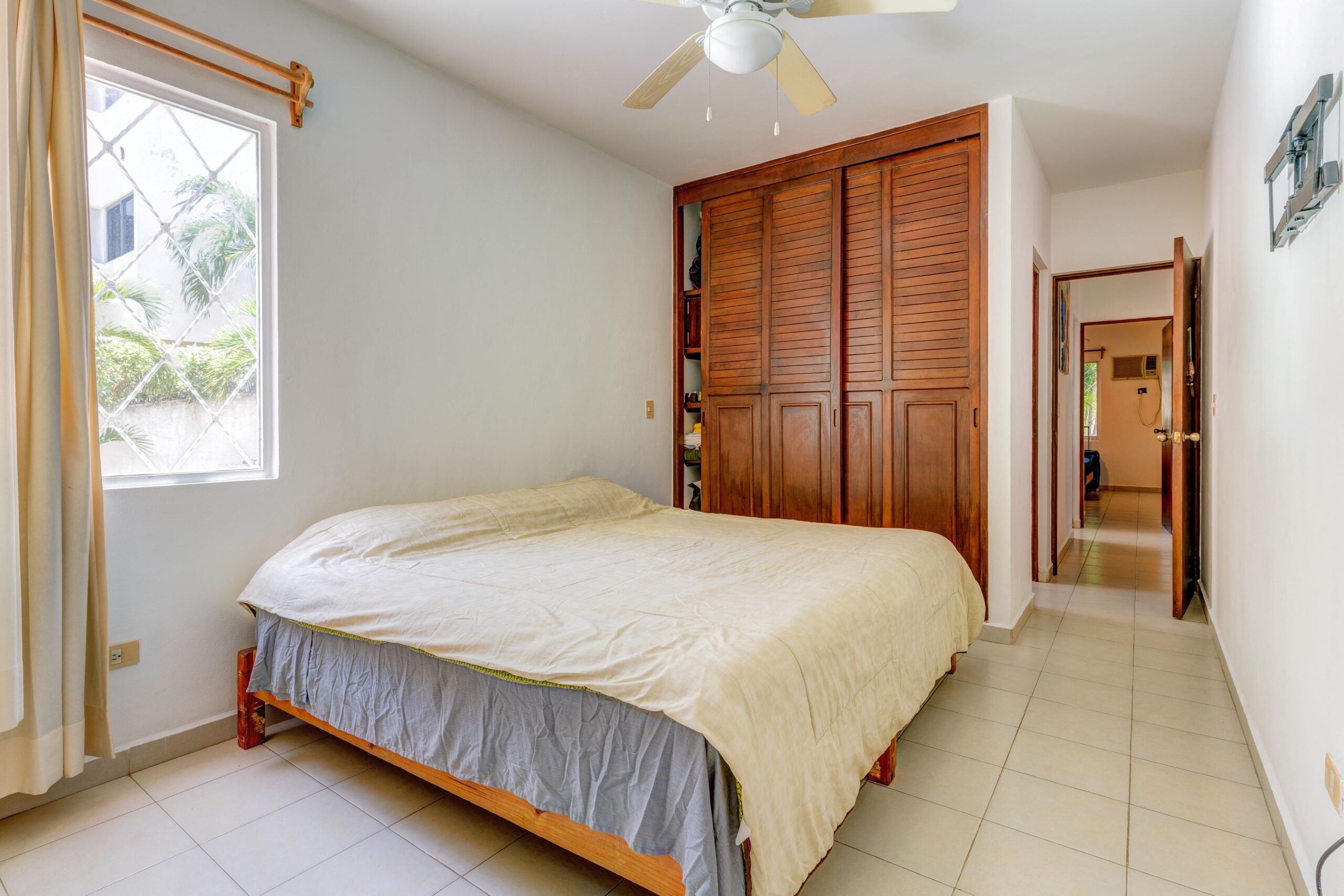 h real estate playacar playa del carmen la concha condo master bedroom