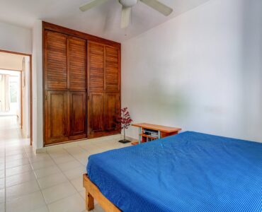 l real estate playacar playa del carmen la concha condo second bedroom closet