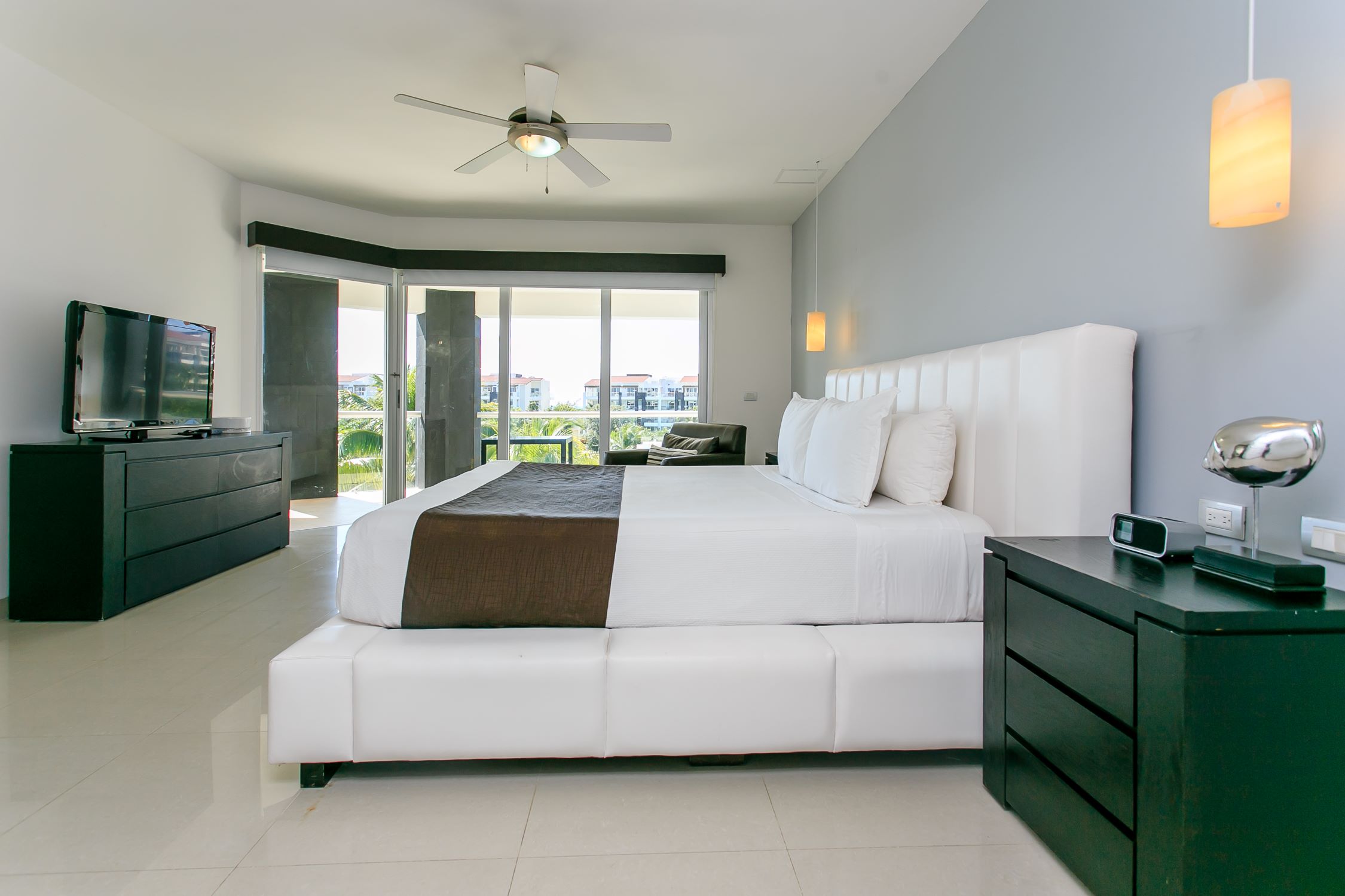 exclusive 2 bedroom condo for sale in mareazul playa del carmen king size master bedroom