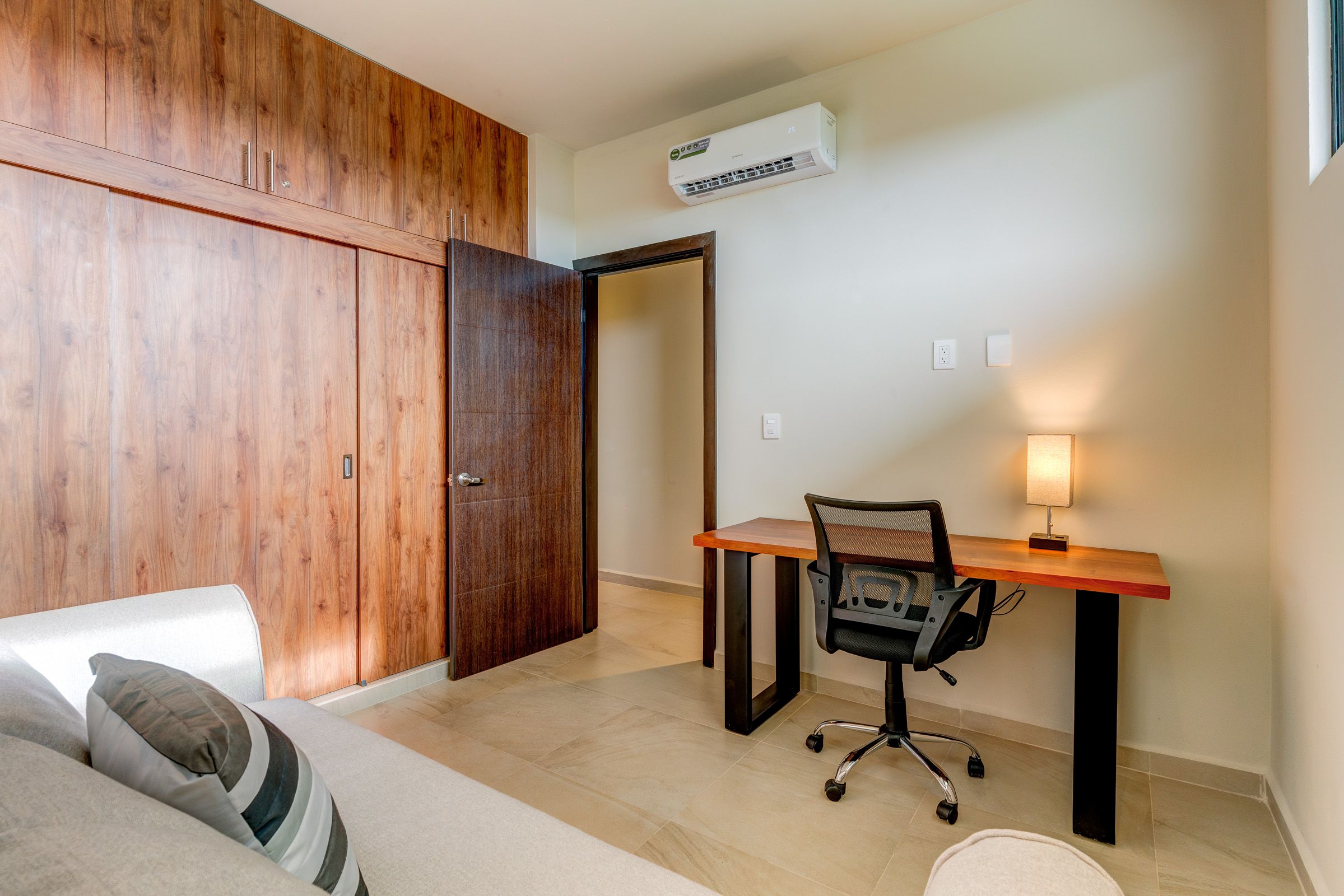 spacious 3 bedroom fully furnished condo in selvanova residencial coto 11 playa del carmen office studio with desk