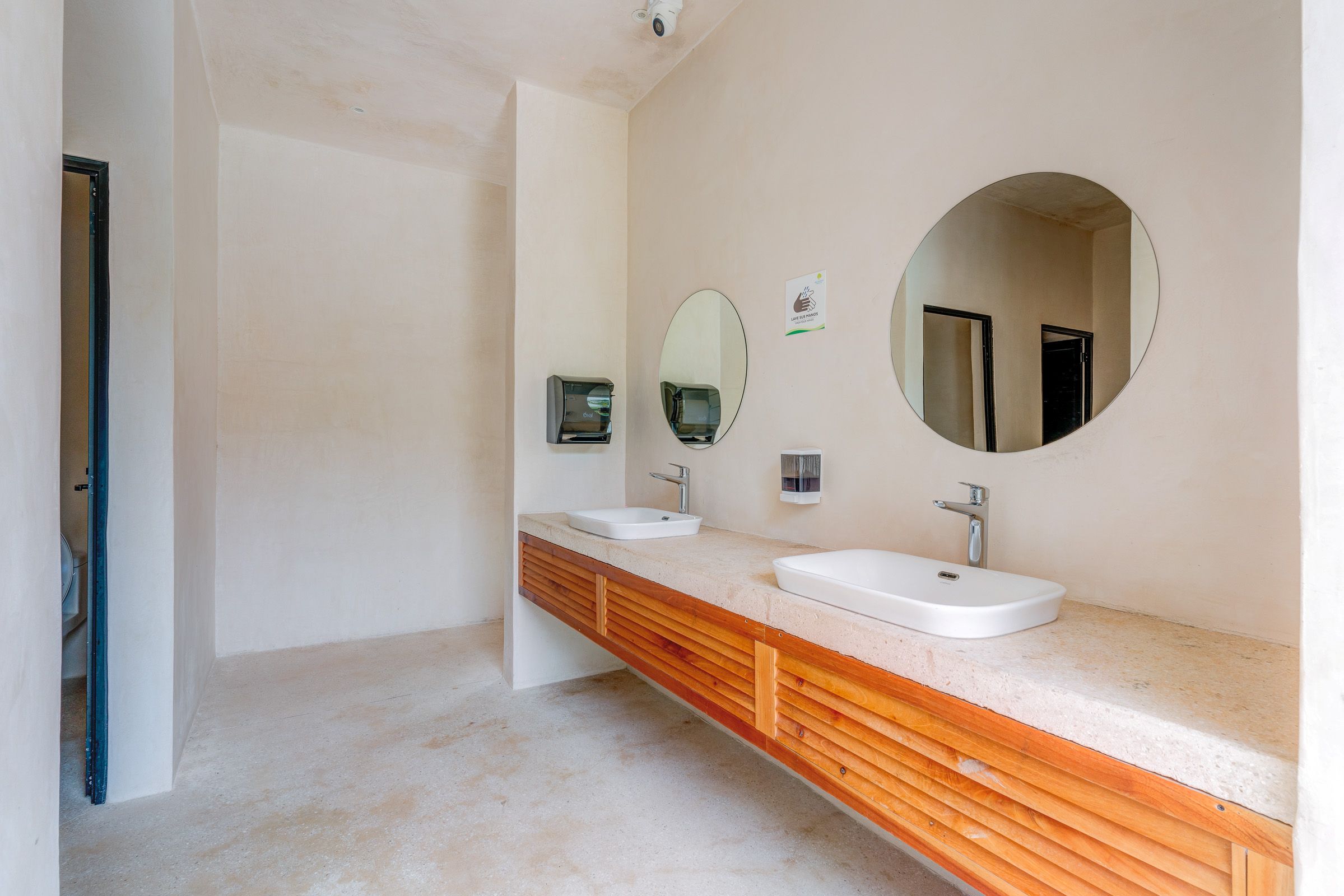 spacious 3 bedroom fully furnished condo in selvanova residencial coto 11 playa del carmen pool bathroom