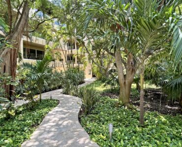 condo for sale in playacar vaiven del viento paseos entre exuberantes jardines para llegar a los departamentos