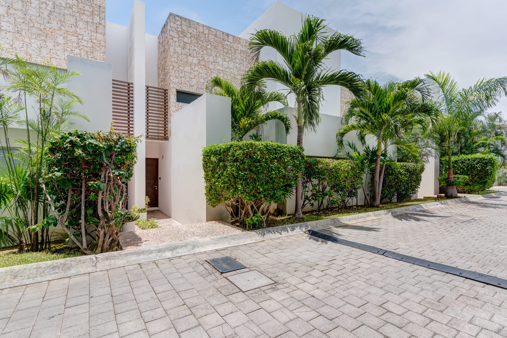 rincon del mar 3 bedroom house in playacar entrance
